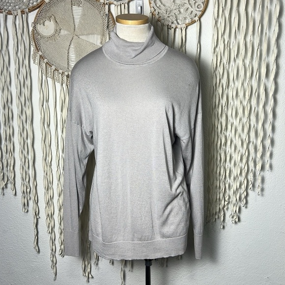 NAADAM Pewter Color Silk Cashmere Long Sleeve Turtleneck Sweater Size M - Picture 1 of 9